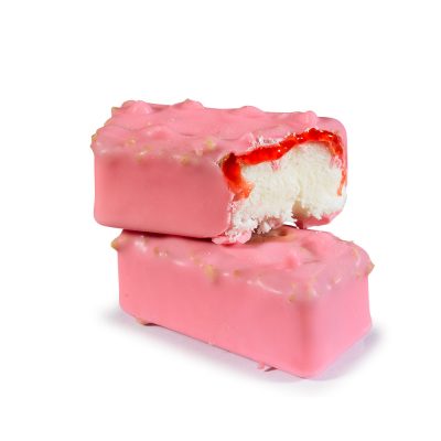 Double strawberry-vanilla mini ice-cream cake